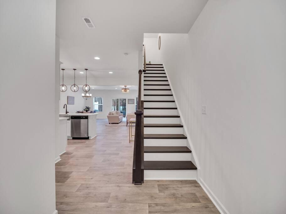 Gorgeous New Townhome/Charlotte! Exterior photo