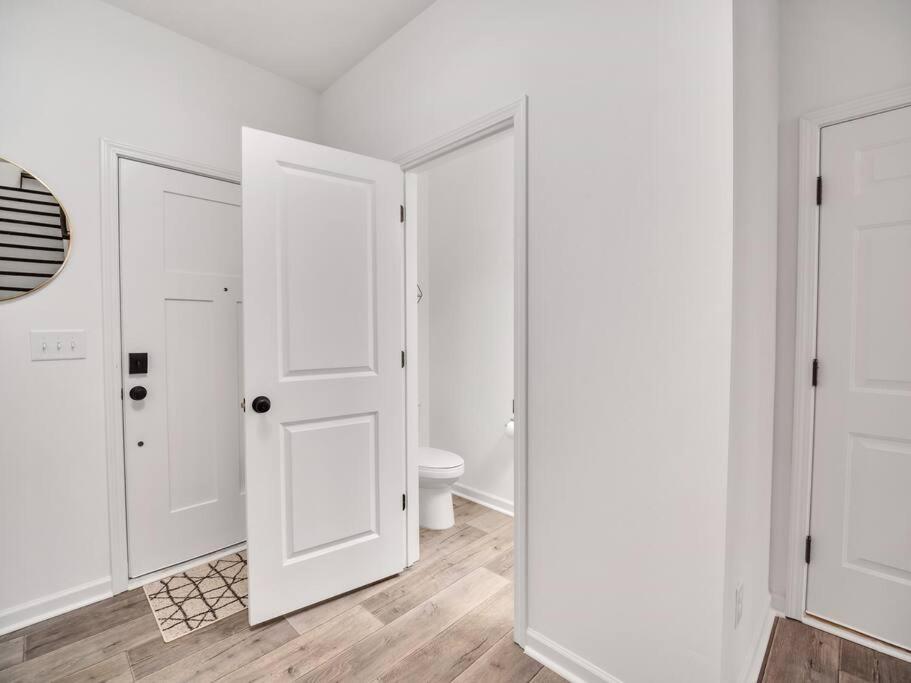 Gorgeous New Townhome/Charlotte! Exterior photo